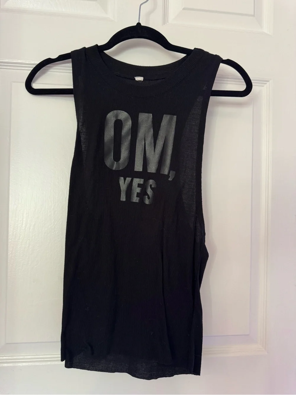 ALO Yoga Black Muscle Tee with 